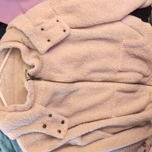 Very warm fleece with large pockets